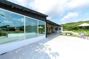 تختخواب و صبحانه Kenting Love 121