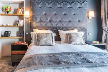 Brit Hotel Privilege Lisieux   La Villa Des Arts