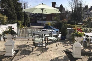 膳宿费 Ennislare House