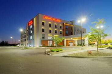 هتل Hampton Inn & Suites Portland West