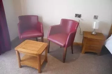 Hotel Riverside Caravan & Camping Park