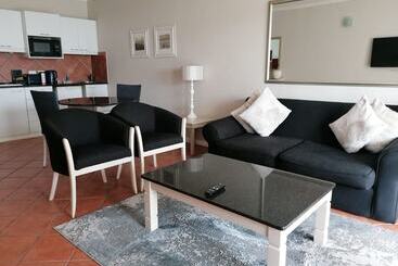 בית מלון כפרי Cape Town Beachfront Apartments At Leisure Bay