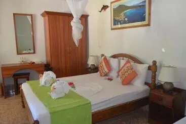 Pensão Rising Sun Guest House