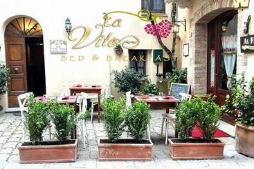 一軒屋 B&b Camere La Vite