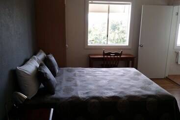 Hampton Court Apartments