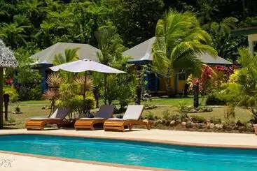 Waidroka Bay Resort