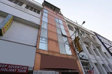 هتل Divine By Oyo Rooms