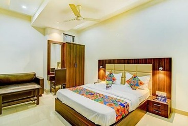 Fabhotel Solitaire Inn