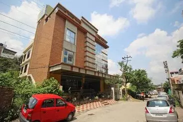 Hotelli Kailash Plaza