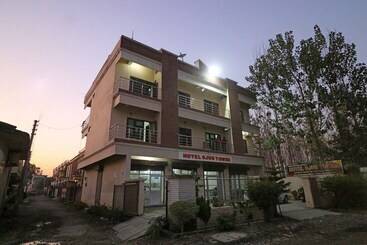 Hotel Ojus Tower By Oyo Rooms