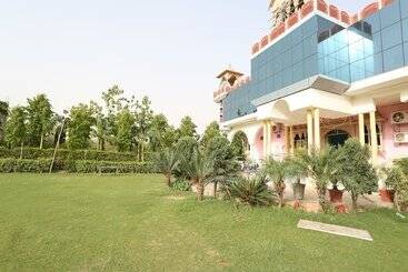 Hotel Dolly By Oyo Rooms