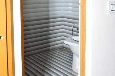 호텔 Iroomz Royal Inn