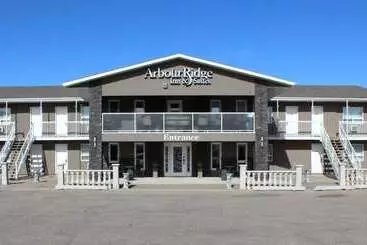 Motelli Arbour Ridge Inn & Suites