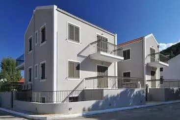 آپارتمان‌های توریست‌ها G Living 365