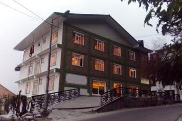 فندق Daizzo Maple Residency