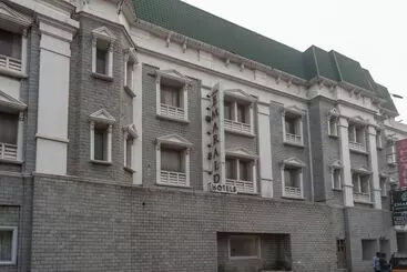 Hotelli Capital O 8145 Emarald