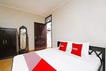 ホテル Trihakso Guest House Near Kaliurang Redpartner