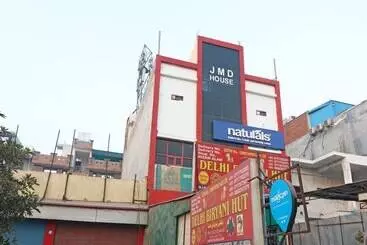 هتل Mehak Palace By Oyo Rooms