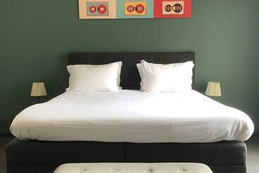 آپارتمان‌های توریست‌ها Connect Suites