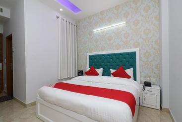 Otel Capital O 25041 The Grand Palace