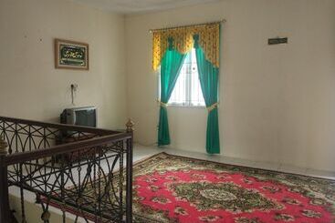 ツーリストアパートメント Villa Abdi Cipanas With Swimming Pool