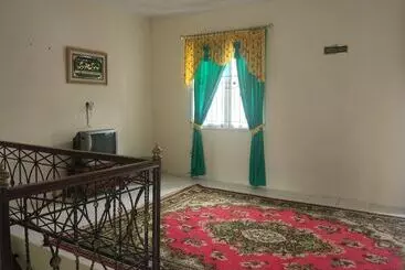 ツーリストアパートメント Villa Abdi Cipanas With Swimming Pool