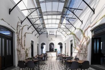 هتل Business Real 500