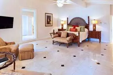 آپارتمان‌های توریست‌ها Stanford House