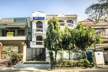 هتل Fabexpress Ivy Inn