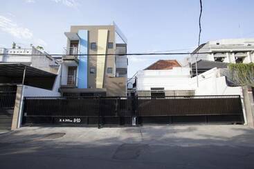 پانسیون Reddoorz @ Genteng Surabaya