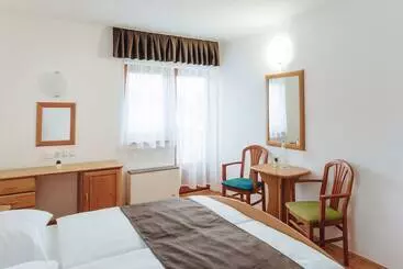 Hotel Reaktiv