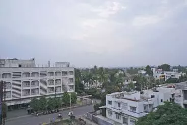 Hotel Shades Of Royal