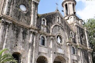 בית מלון כפרי Stonehill Suites