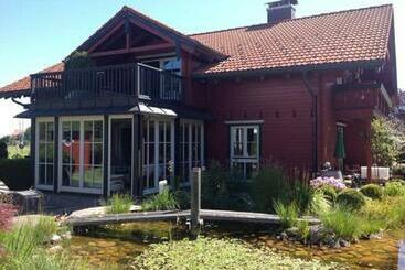 Apartamentos turísticos Feriewohnung Klassik Im Roten Haus