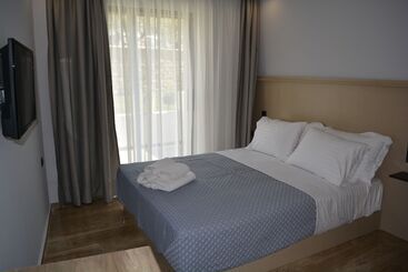 Aianteion Bay Luxury Hotel & Suites