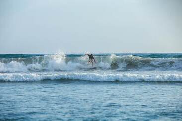 בית מלון כפרי Top Secret Beach