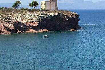 تختخواب و صبحانه Le Tre Rose