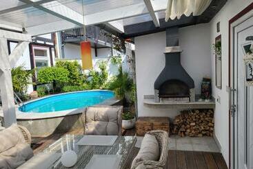 شقق خاصة سياحية Ferienwohnung Am Rathaus