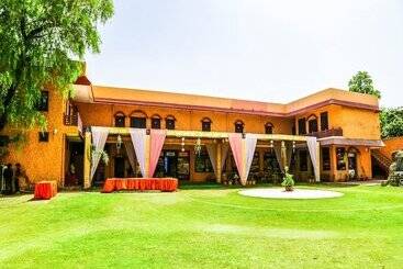 Hotel Shree Celebration By Oyo Rooms