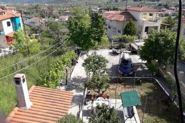 Turistlägenheter Vangel House