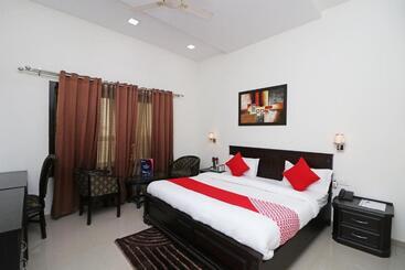 Hotell De Ds Plaza By Oyo Rooms