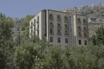 هتل The Lodge Inn
