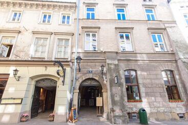 הוסטל Draggo House