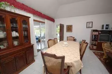 آپارتمان‌های توریست‌ها Cindys Villa