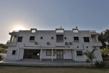 Oyo 11750 Hotel Starz