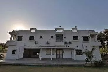 Oyo 11750 Hotel Starz