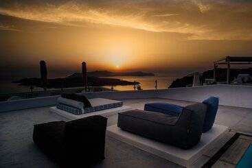 پانسیون Amity Suites  Adults Only