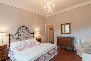 Haus B&b Arena Di Lucca