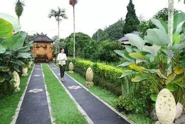 ホテル Puri Karang Besakih