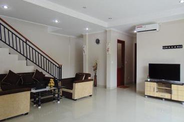 Pensjonat Dipondok Homestay Uluwatu